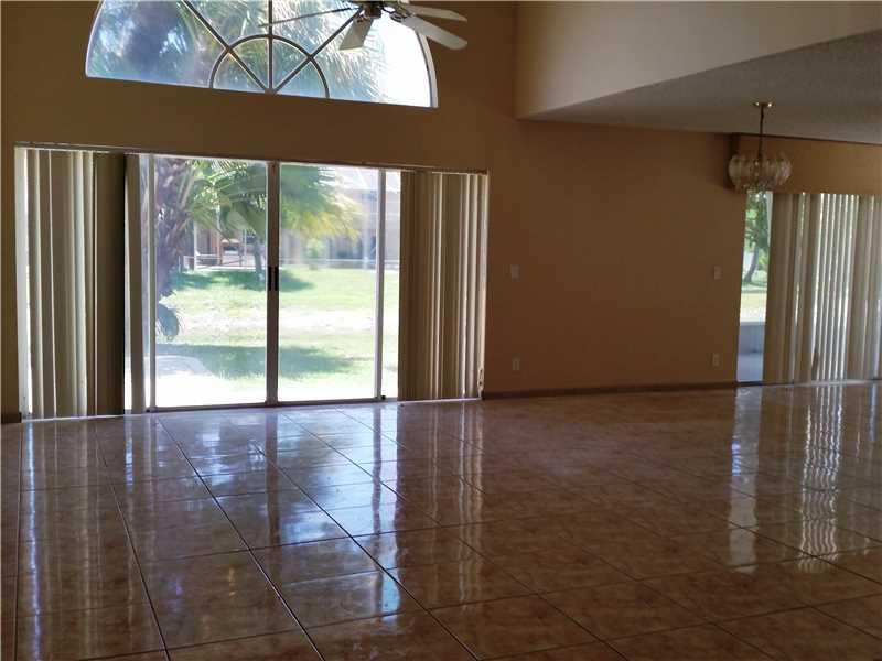 21450 Millbrook Court Boca Raton, FL 33498 - Photo 3 of 25 Living Room