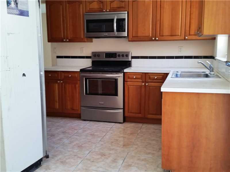 21450 Millbrook Court Boca Raton, FL 33498 - Photo 7 of 25 Kitchen