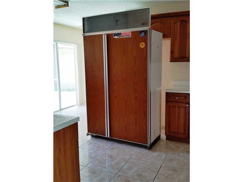 21450 Millbrook Court Boca Raton, FL 33498 - Photo 8 of 25 Kitchen