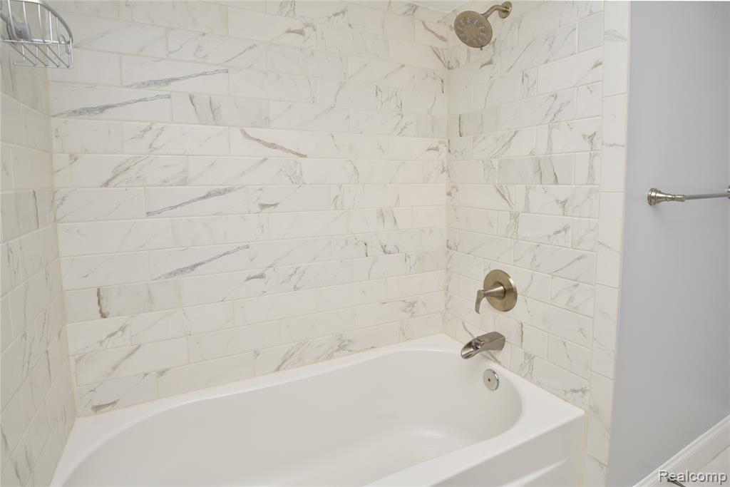 2261 Dunstable Road Birmingham, MI 48009 - Photo 19 of 39