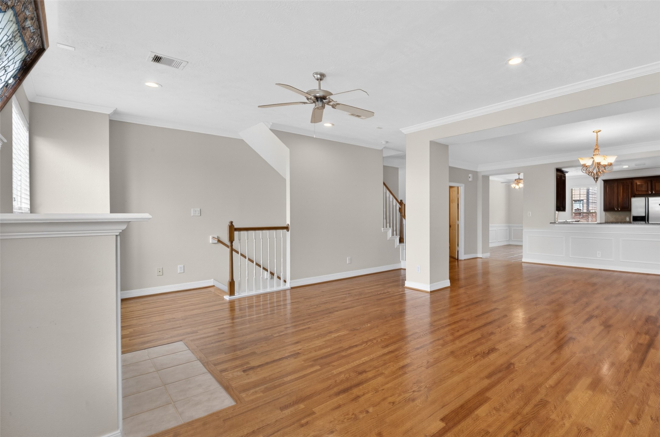 1807 Stacy Crest Houston, TX 77008 - Photo 2 of 35 Light and bright with real hardwoods and large furniture