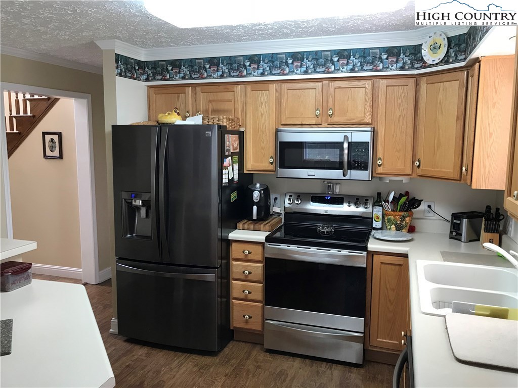 1379 Soc Houck Road Boone, NC 28607 - Photo 6 of 32 Gallery Image 6