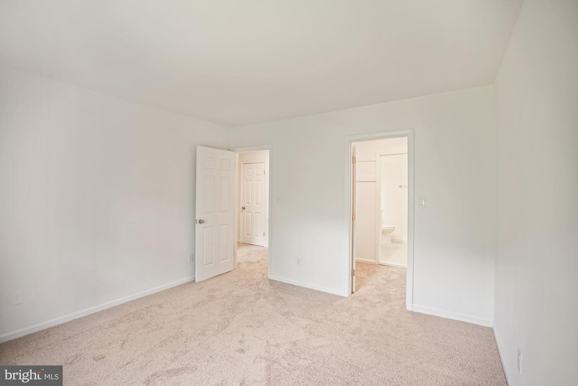 8112 Colony Point Road, Unit 231 Springfield, VA 22152 - Photo 20 of 30 Entrance to walk in MBR closet