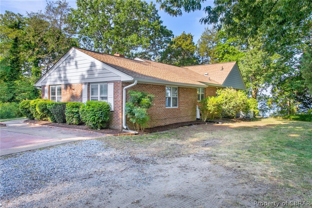 7230 Fraser Road Gloucester Point, VA 23062 - Photo 3 of 47