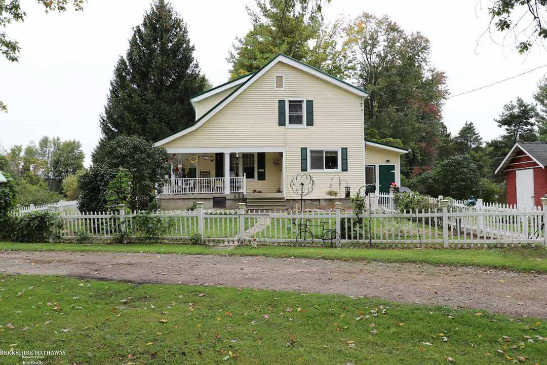 12746 Bryce Road Emmett, MI 48022 - Photo 4 of 18 31346843-3.JPG