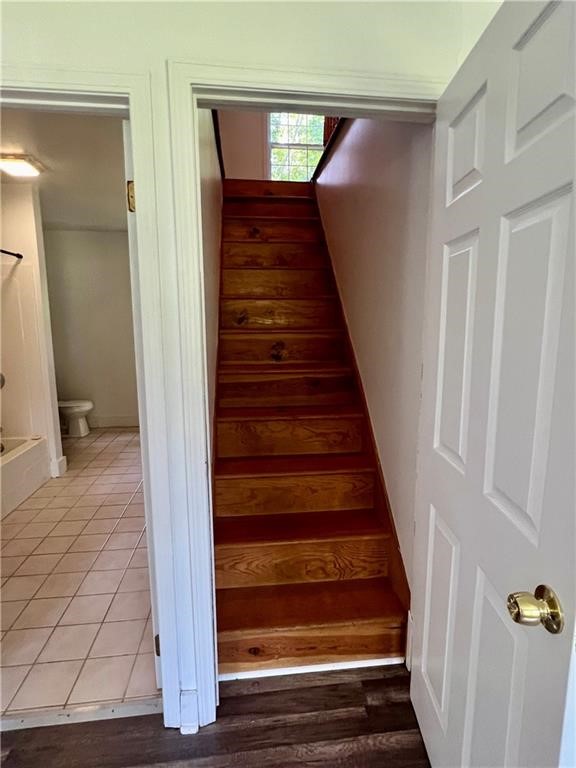 375 Whitney Road West Penfield, NY 14526 - Photo 15 of 20 Staircase