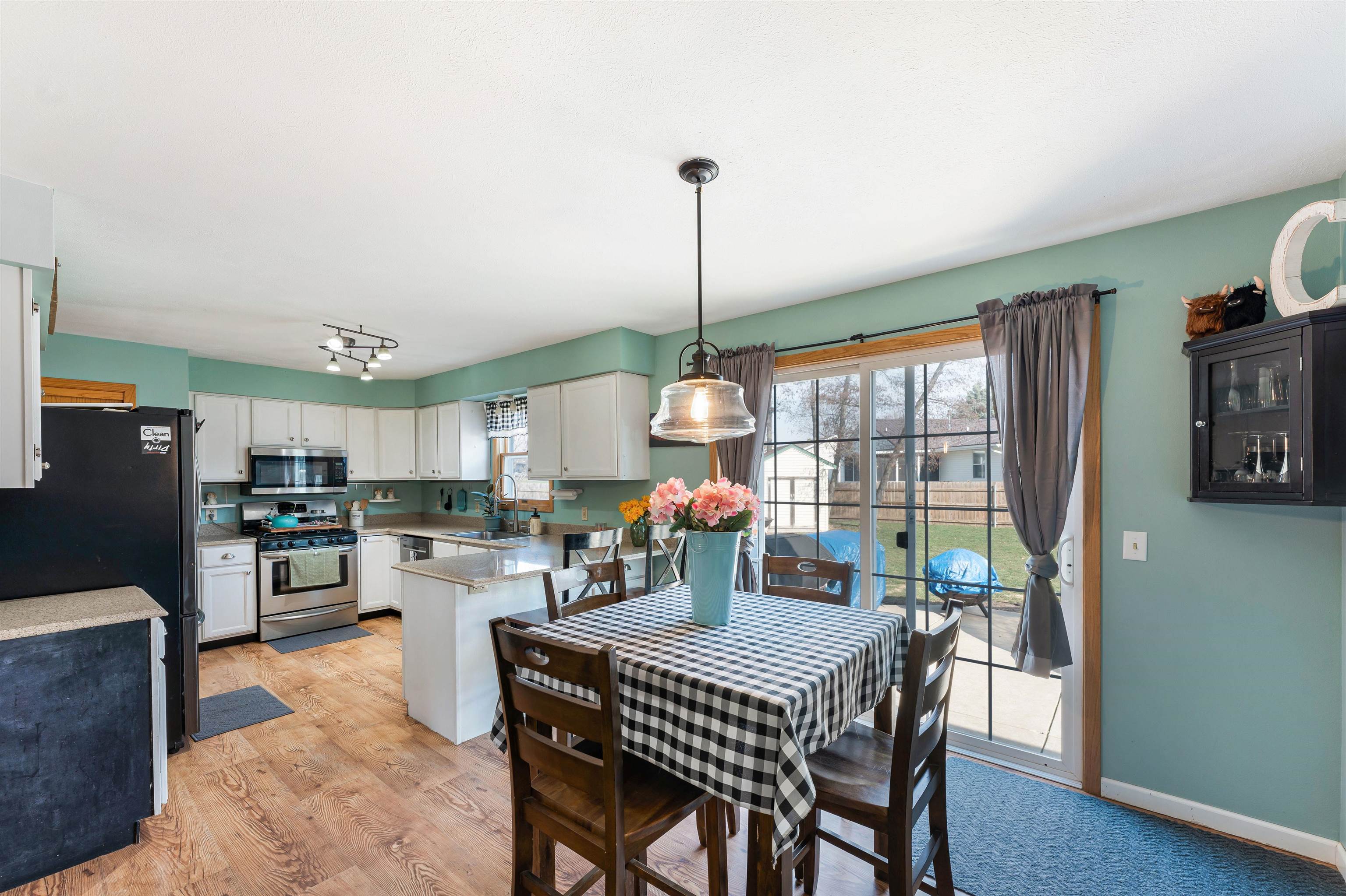 1320 Montclair Place Fort Atkinson, WI 53538 - Photo 7 of 35