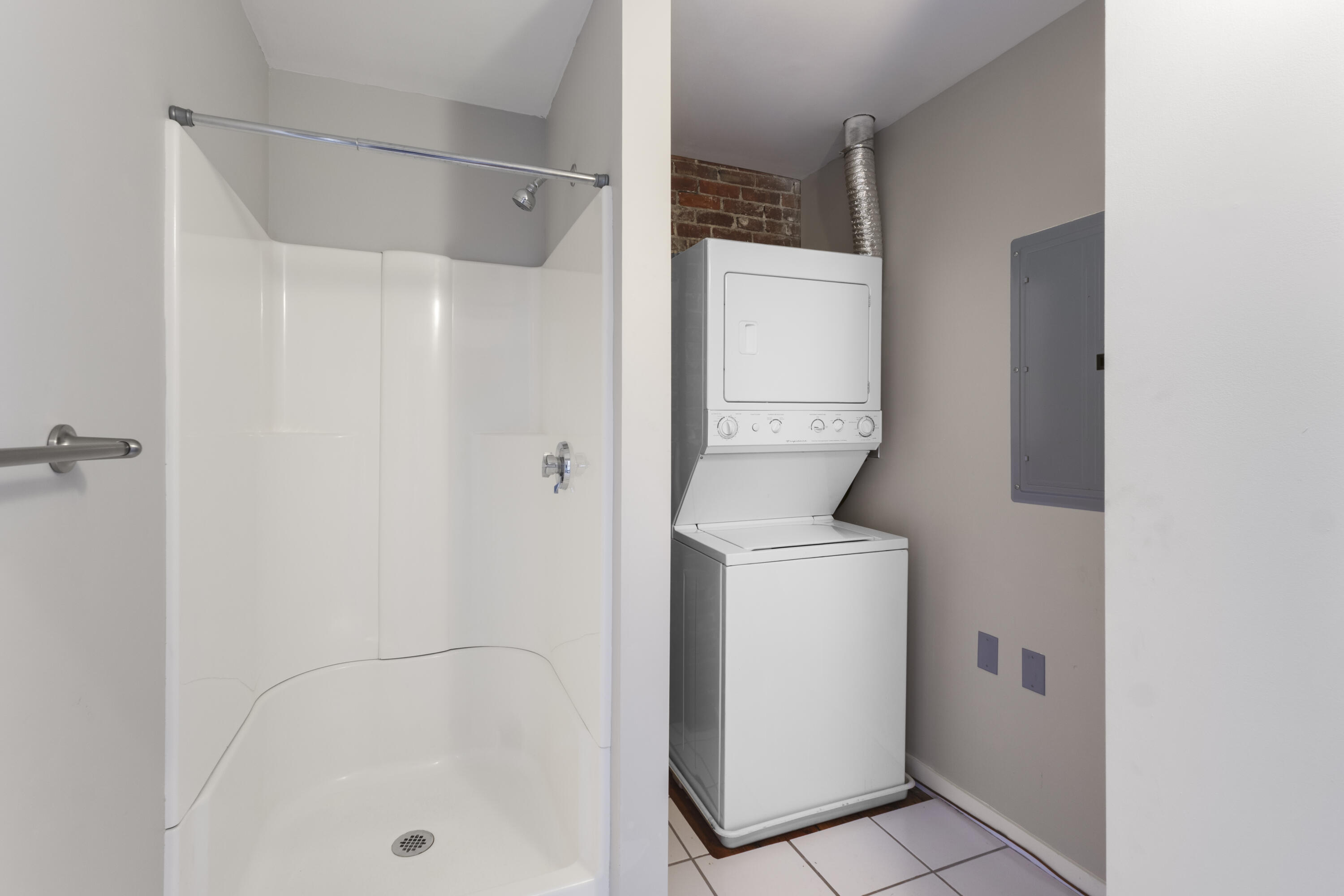 15 Brown Street, Unit 405 Portland, ME 04101 - Photo 20 of 46 1st Floor Bath