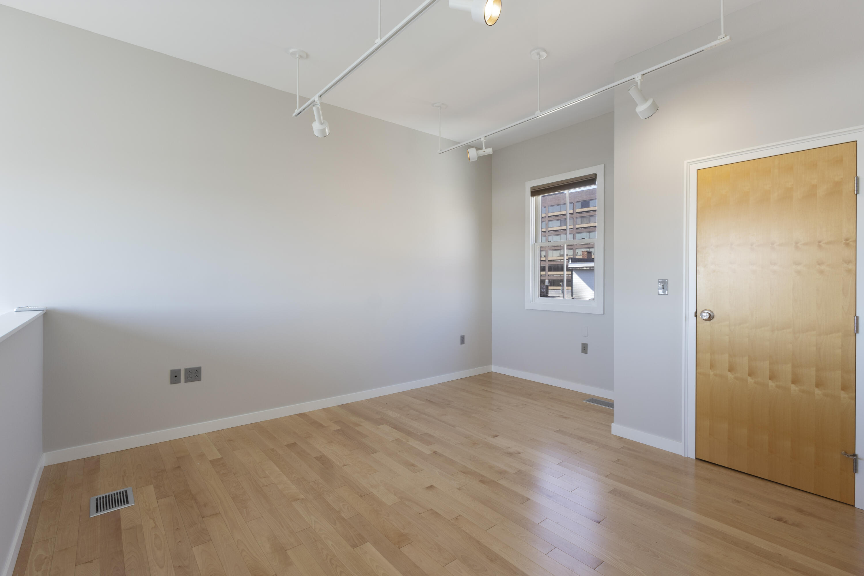 15 Brown Street, Unit 405 Portland, ME 04101 - Photo 27 of 46 Primary Bedroom