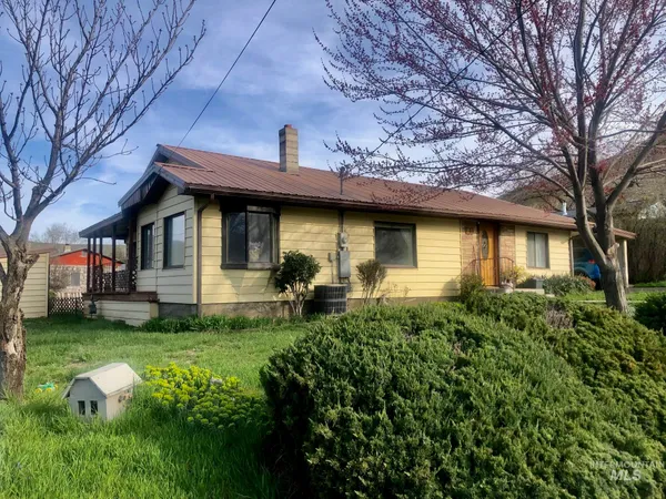 $355,000 | 323 Hays Street, Asotin, WA 99402
