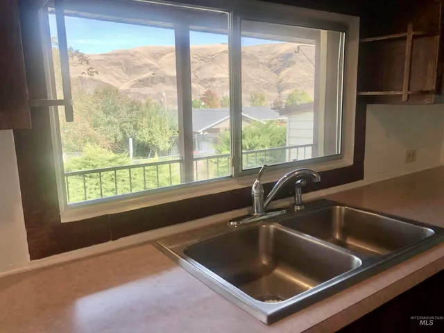 $355,000 | 323 Hays Street, Asotin, WA 99402