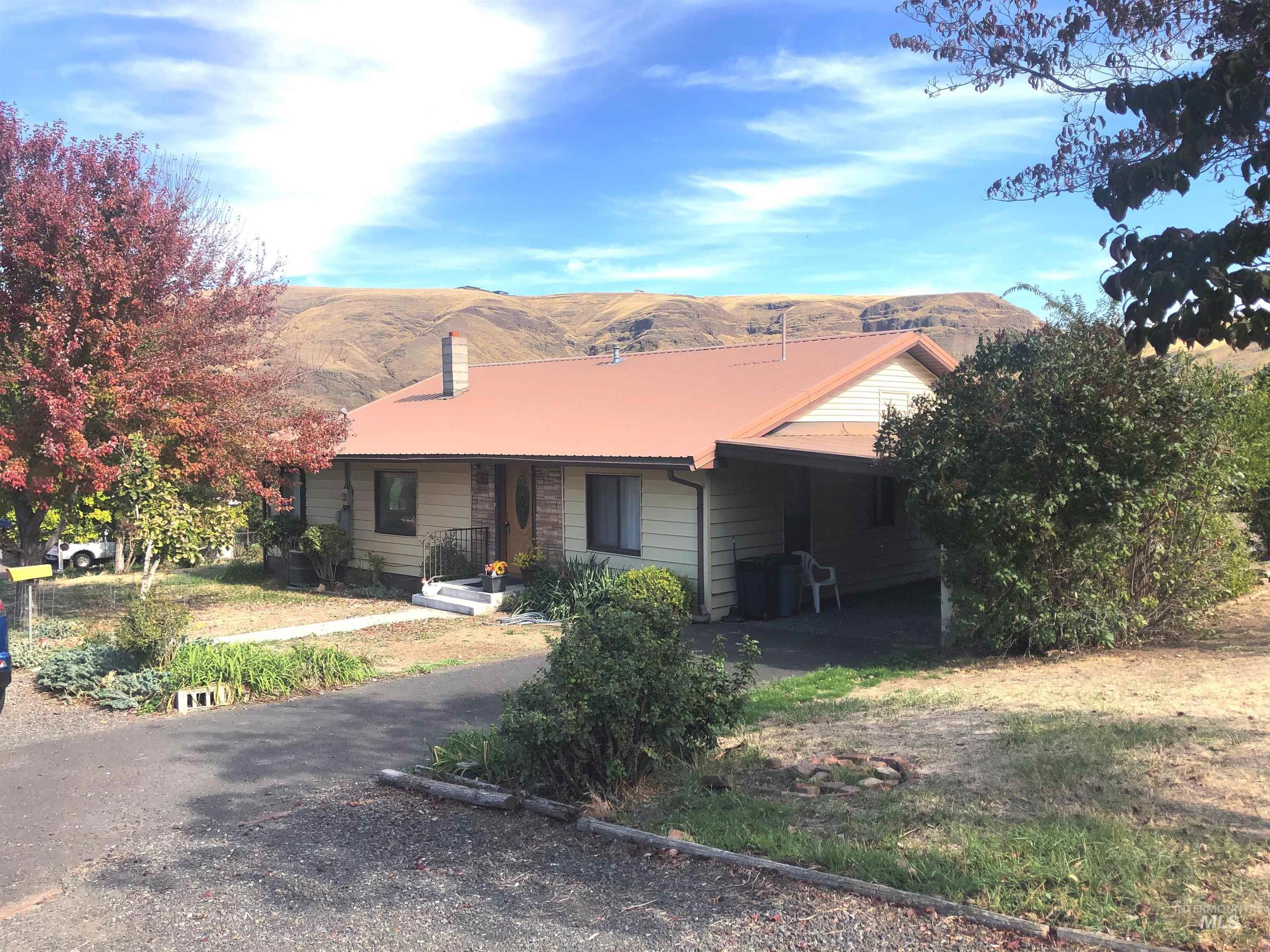 323 Hays Street Asotin, WA 99402 - Photo 3 of 24