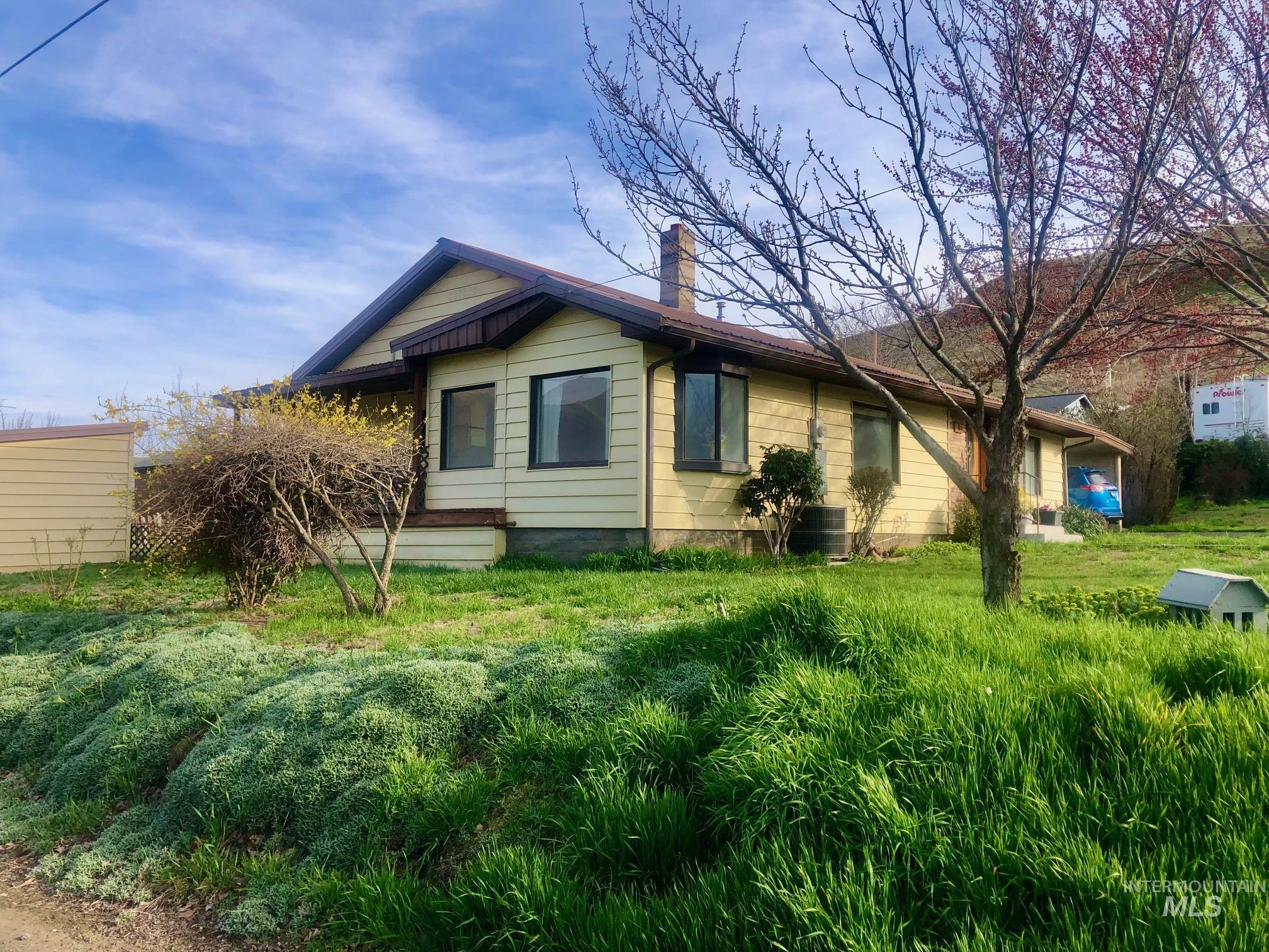 323 Hays Street Asotin, WA 99402 - Photo 5 of 23