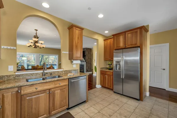 $675,000 | 17 Riverfront Drive, Unit 3, Manchester, NH 03102