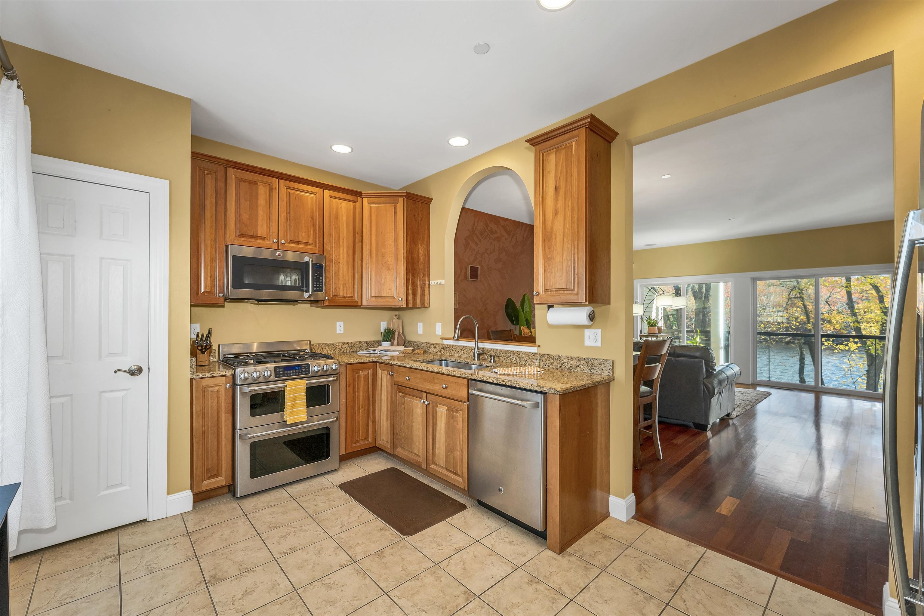 17 Riverfront Drive, Unit 3 Manchester, NH 03102 - Photo 23 of 59