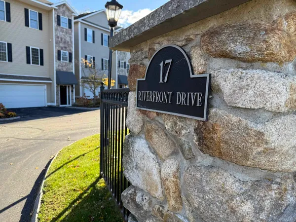 $675,000 | 17 Riverfront Drive, Unit 3, Manchester, NH 03102