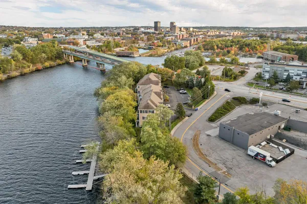 $675,000 | 17 Riverfront Drive, Unit 3, Manchester, NH 03102