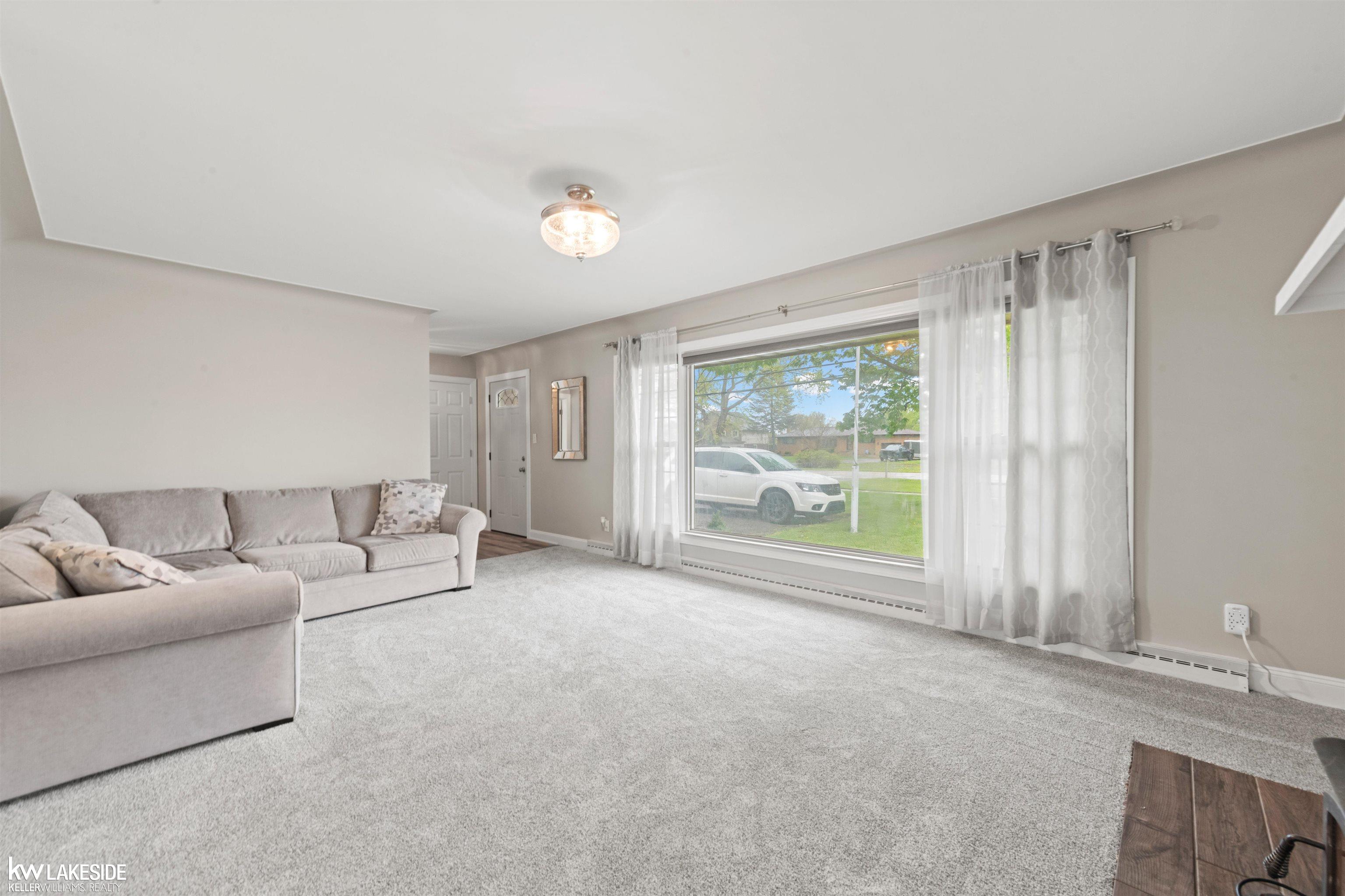 27080 South River Road Harrison Township, MI 48045 - Photo 20 of 40