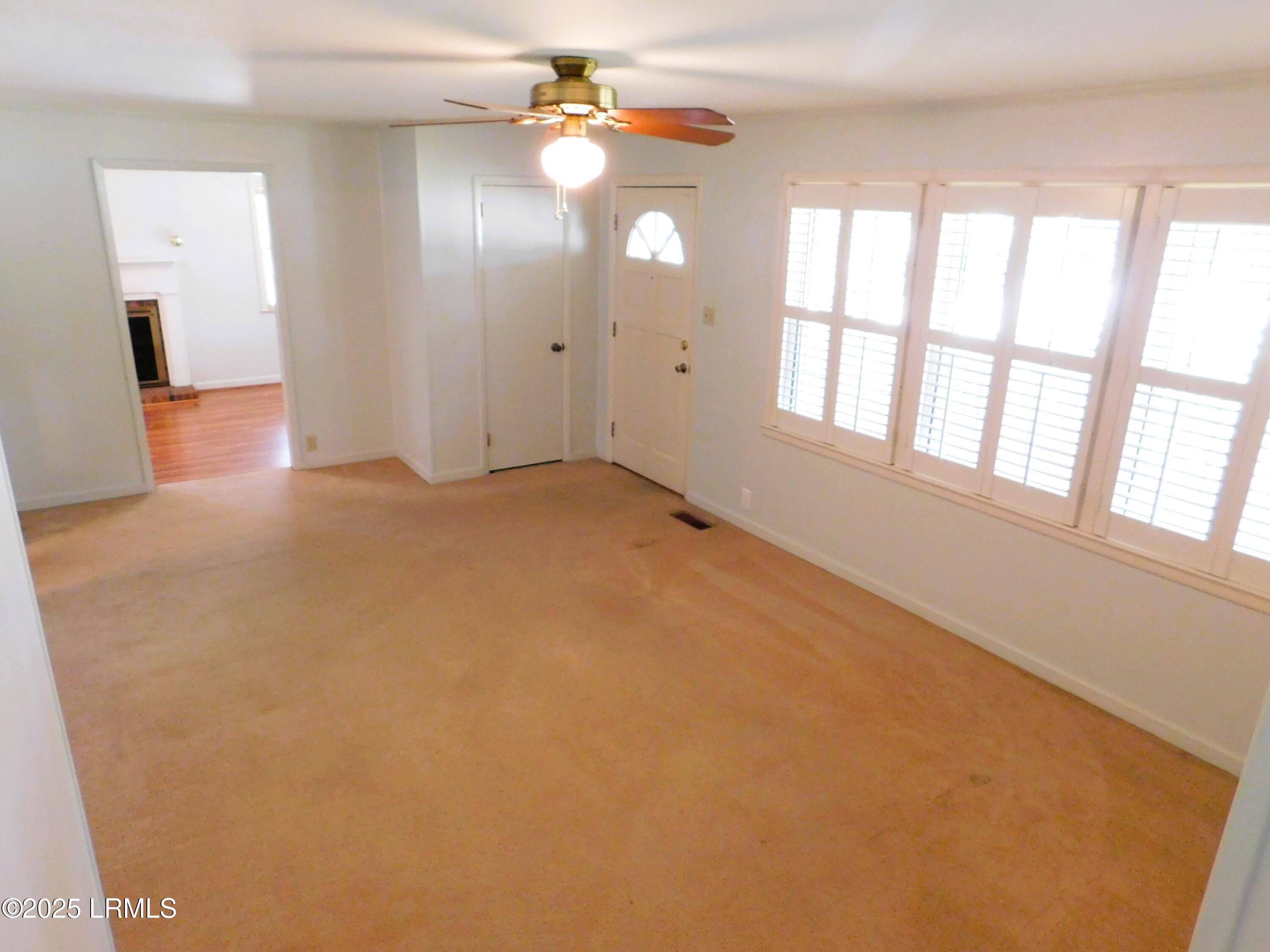 1507 Battery Creek Road Beaufort, SC 29902 - Photo 18 of 33 Living Room
