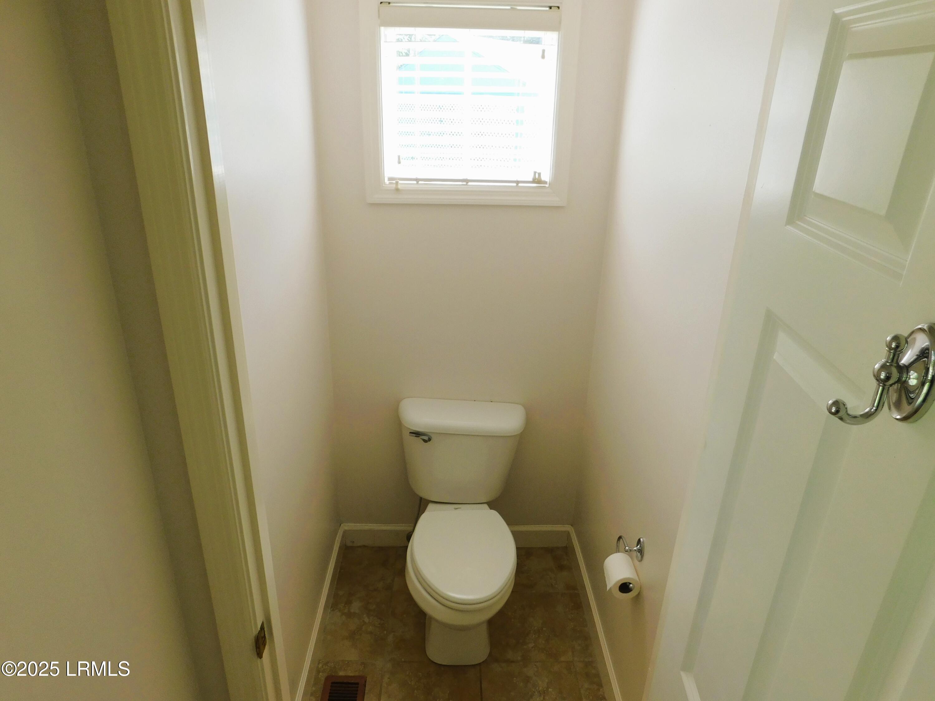 1507 Battery Creek Road Beaufort, SC 29902 - Photo 23 of 33 Master Bath