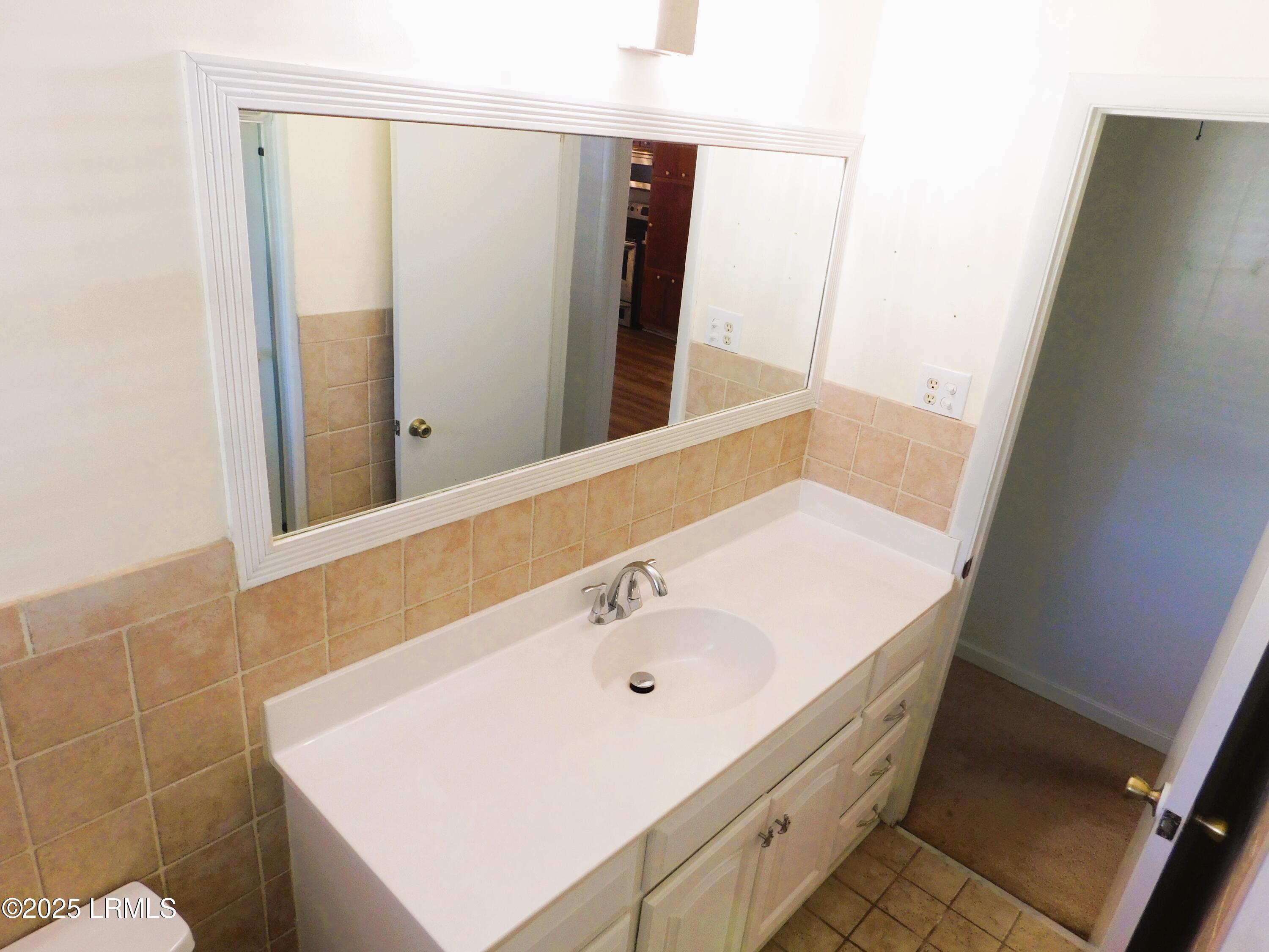 1507 Battery Creek Road Beaufort, SC 29902 - Photo 29 of 33 Bath 3 at Hall