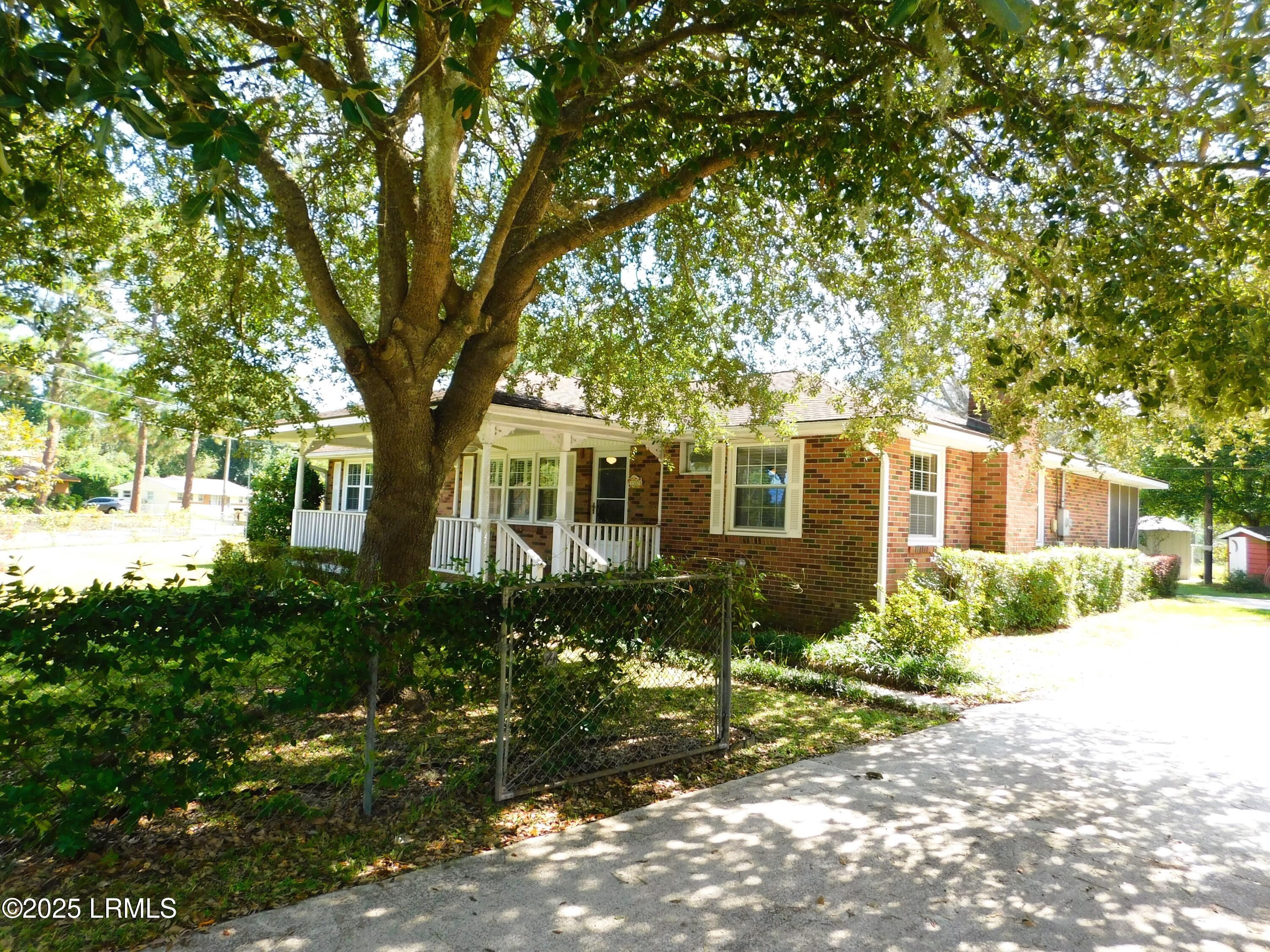 1507 Battery Creek Road Beaufort, SC 29902 - Photo 30 of 33 Entrance