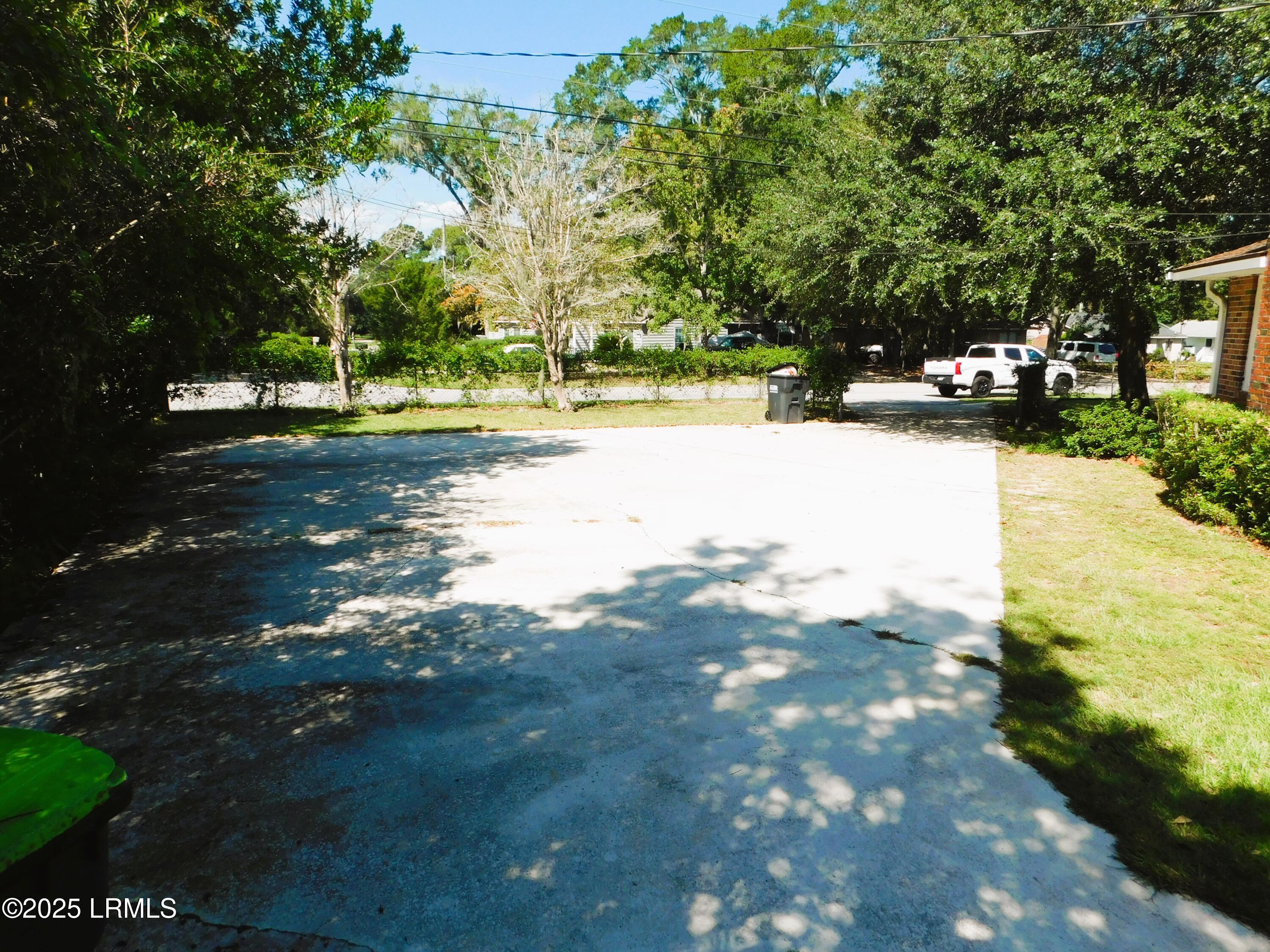 1507 Battery Creek Road Beaufort, SC 29902 - Photo 5 of 33 Right Drive from Back