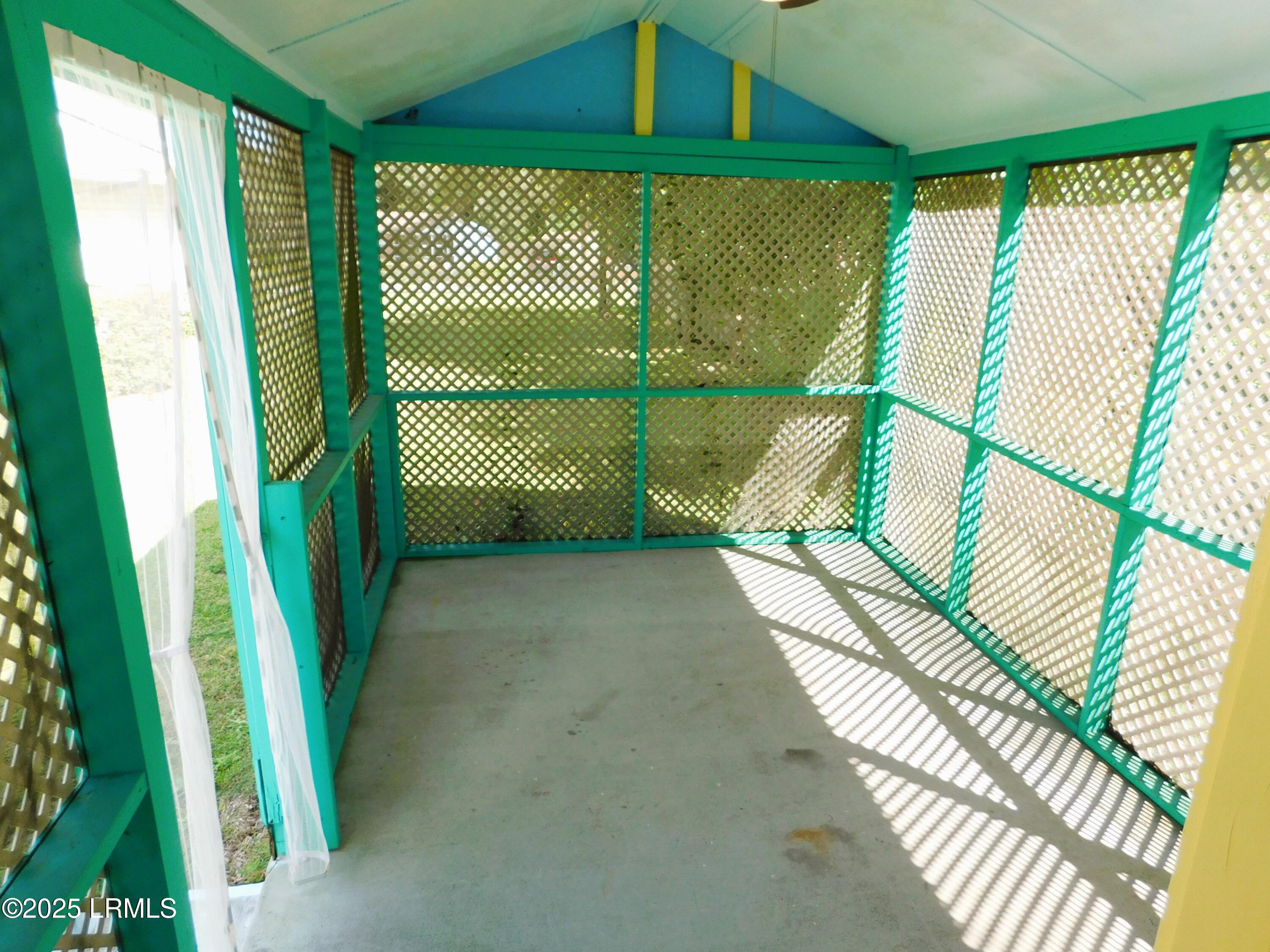 1507 Battery Creek Road Beaufort, SC 29902 - Photo 9 of 33 Outbuilding Porch