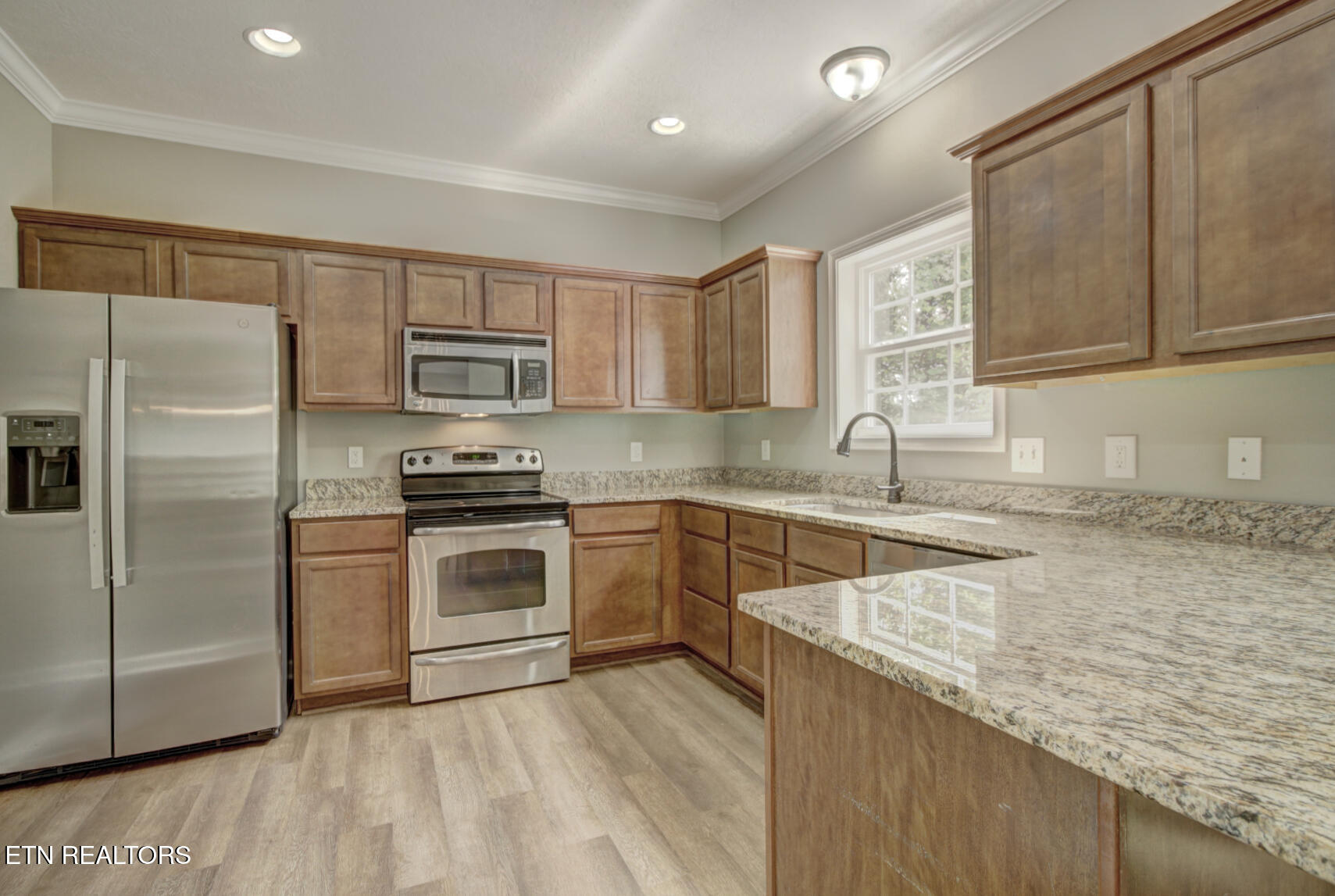 307 Java Way Knoxville, TN 37923 - Photo 8 of 34 Newer Countertops