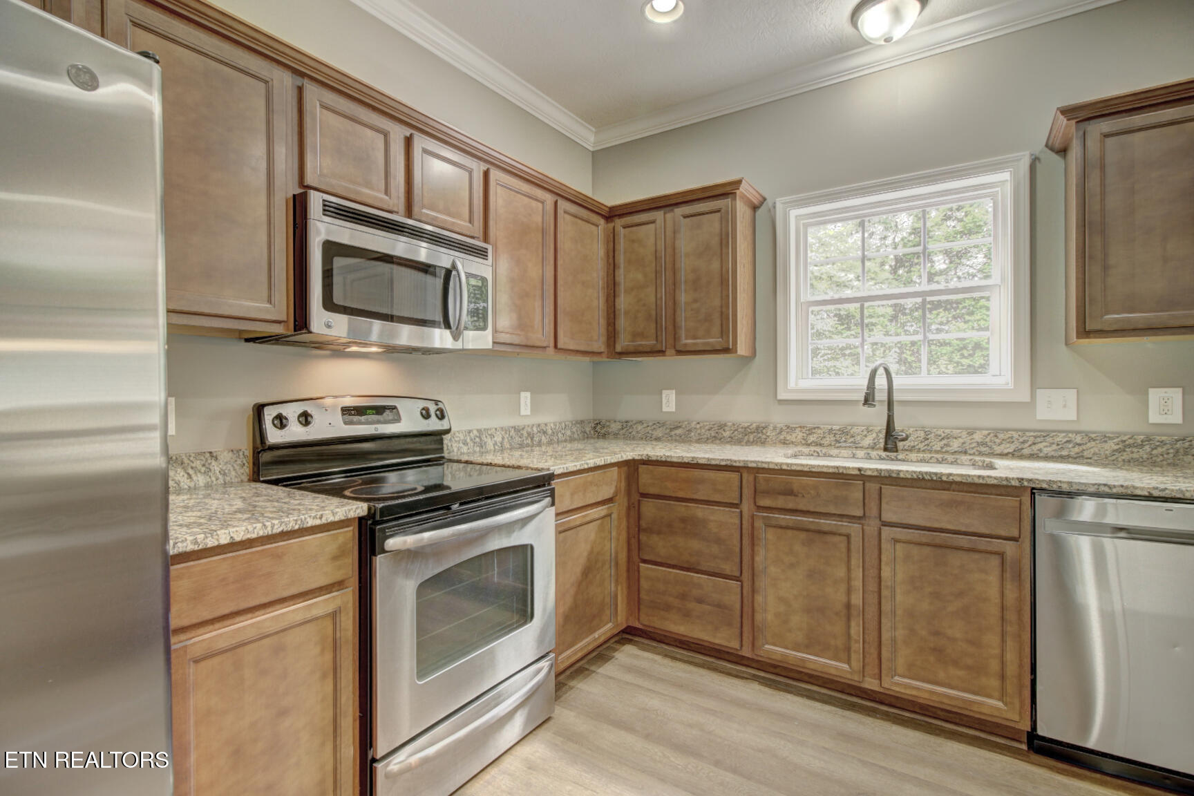 307 Java Way Knoxville, TN 37923 - Photo 9 of 34 Appliances Stay