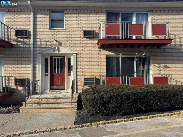 $2,150 | 292 Hoover Avenue, Unit 6, Bloomfield, NJ 07003