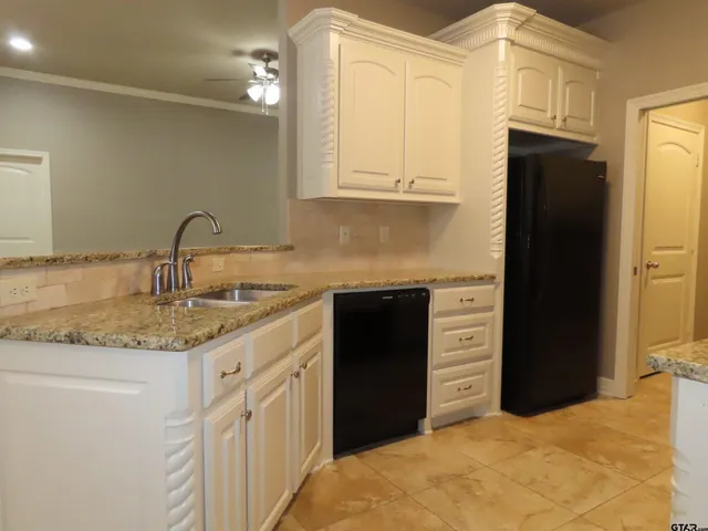 $1,900 | 15542 County Road 178, Tyler, TX 75703