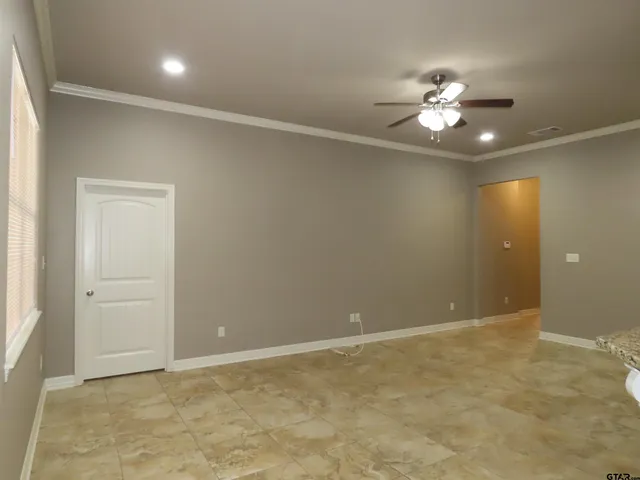 $1,900 | 15542 County Road 178, Tyler, TX 75703