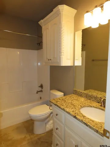 $1,900 | 15542 County Road 178, Tyler, TX 75703