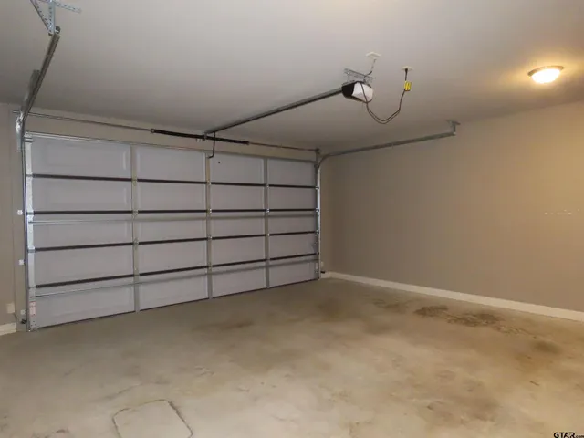 $1,900 | 15542 County Road 178, Tyler, TX 75703