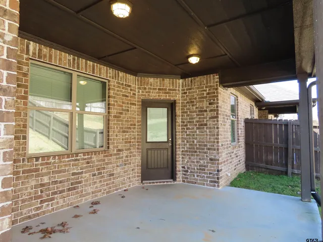 $1,900 | 15542 County Road 178, Tyler, TX 75703