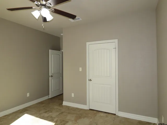 $1,900 | 15542 County Road 178, Tyler, TX 75703