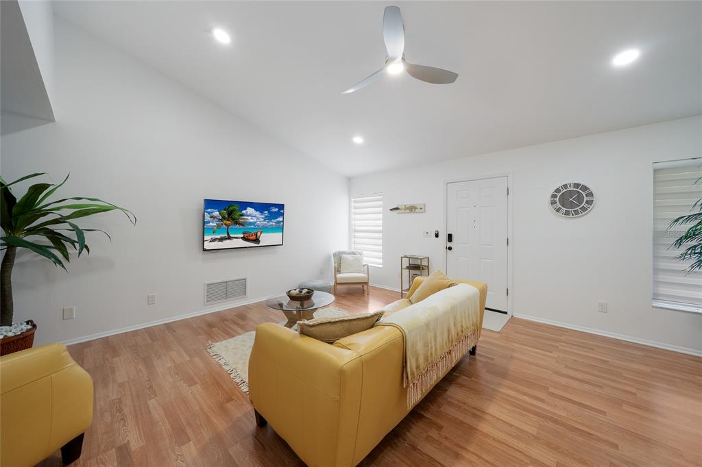 643 Mobile Road Venice, FL 34293 - Photo 5 of 30