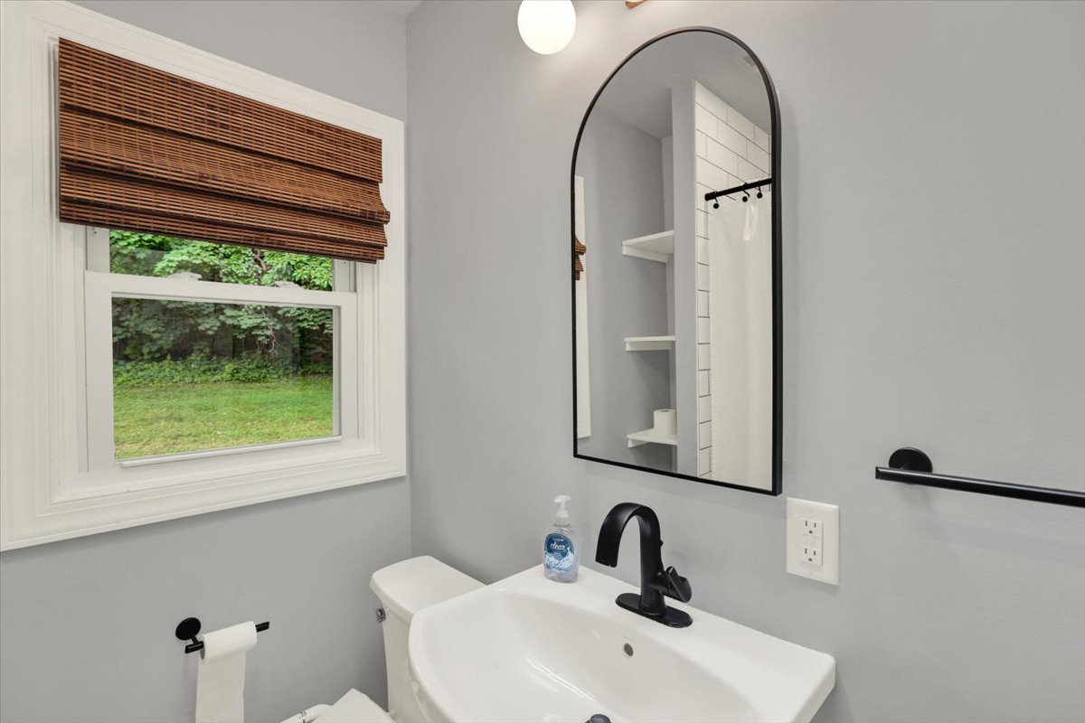 851 Cadmus Road Pottstown, PA 19465 - Photo 18 of 51 main bathroom