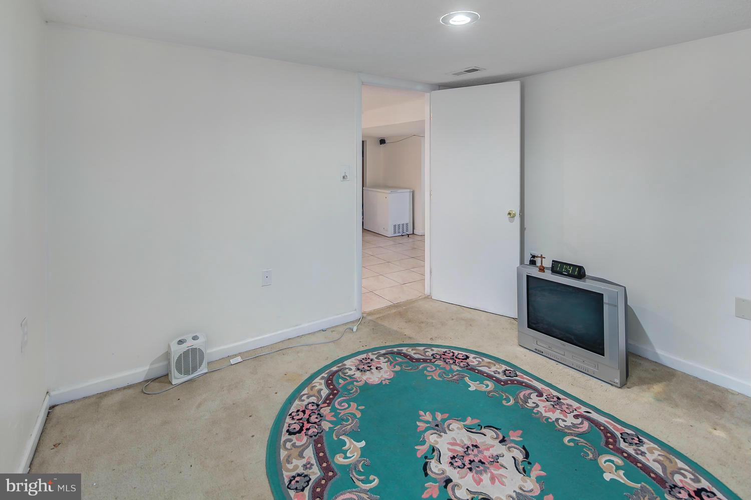 4924 Powder Mill Road Beltsville, MD 20705 - Photo 22 of 30 Bedroom