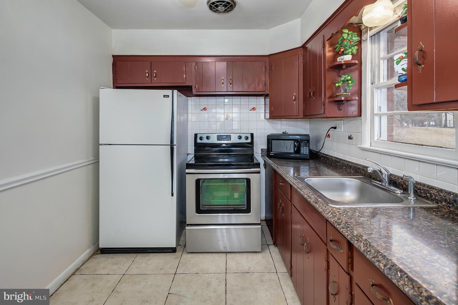4924 Powder Mill Road Beltsville, MD 20705 - Photo 8 of 30 Kitchen