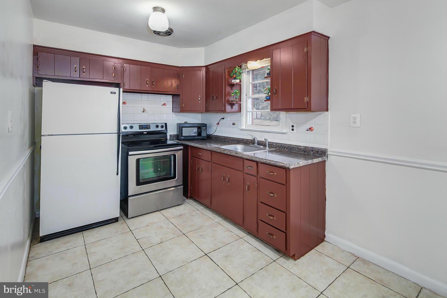4924 Powder Mill Road Beltsville, MD 20705 - Photo 9 of 30 Kitchen
