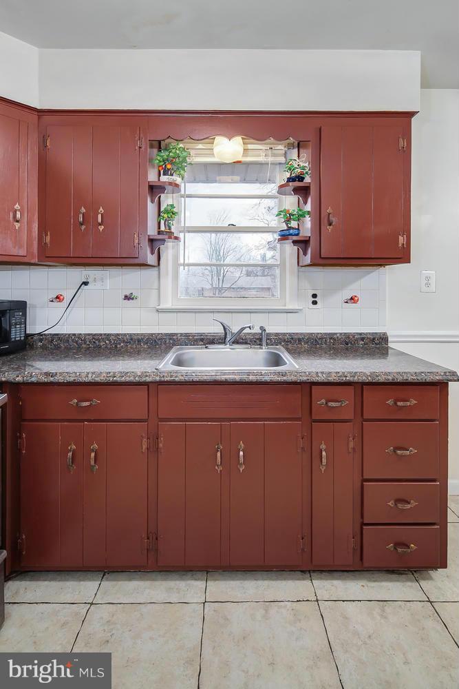 4924 Powder Mill Road Beltsville, MD 20705 - Photo 10 of 30 Kitchen