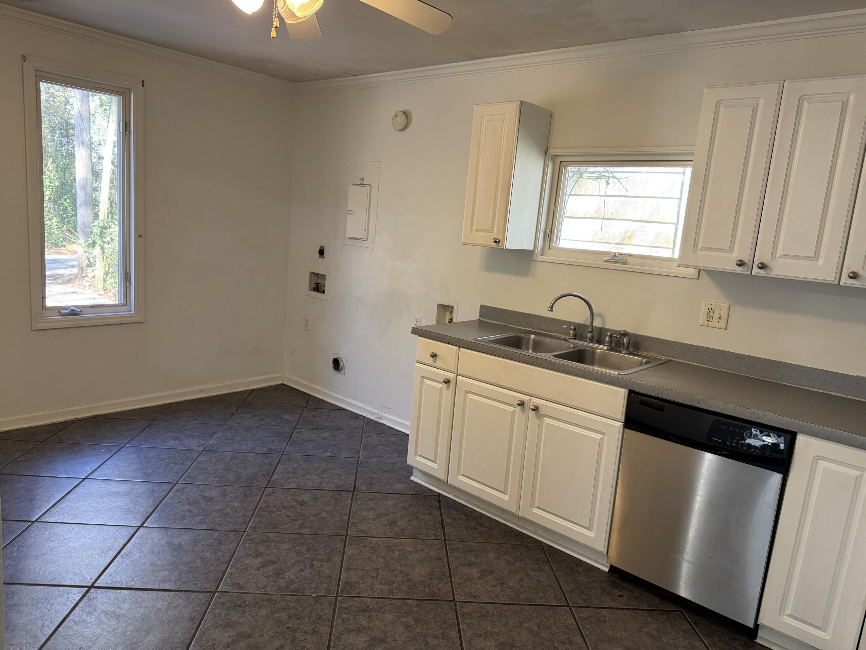100 Newell Street Moncks Corner, SC 29461 - Photo 8 of 22 100 Newell Kitchen