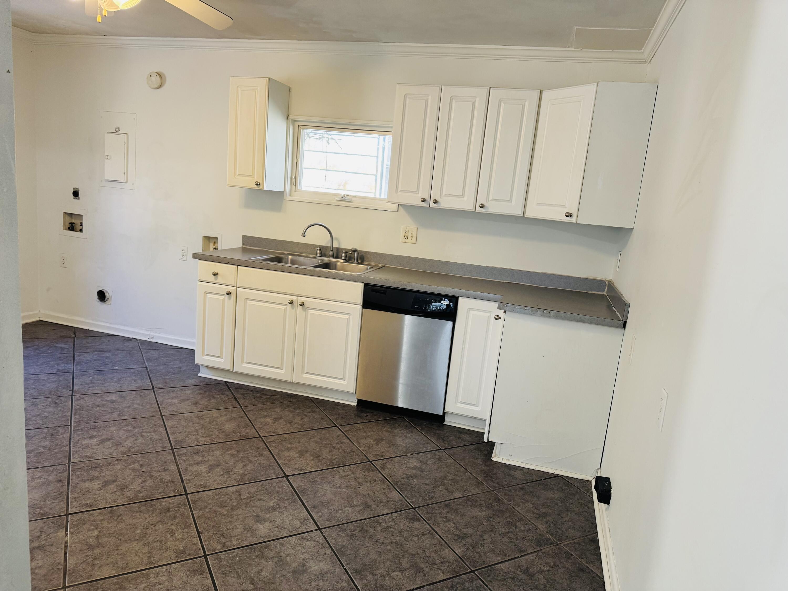 100 Newell Street Moncks Corner, SC 29461 - Photo 9 of 22 100 Newell Kitchen2