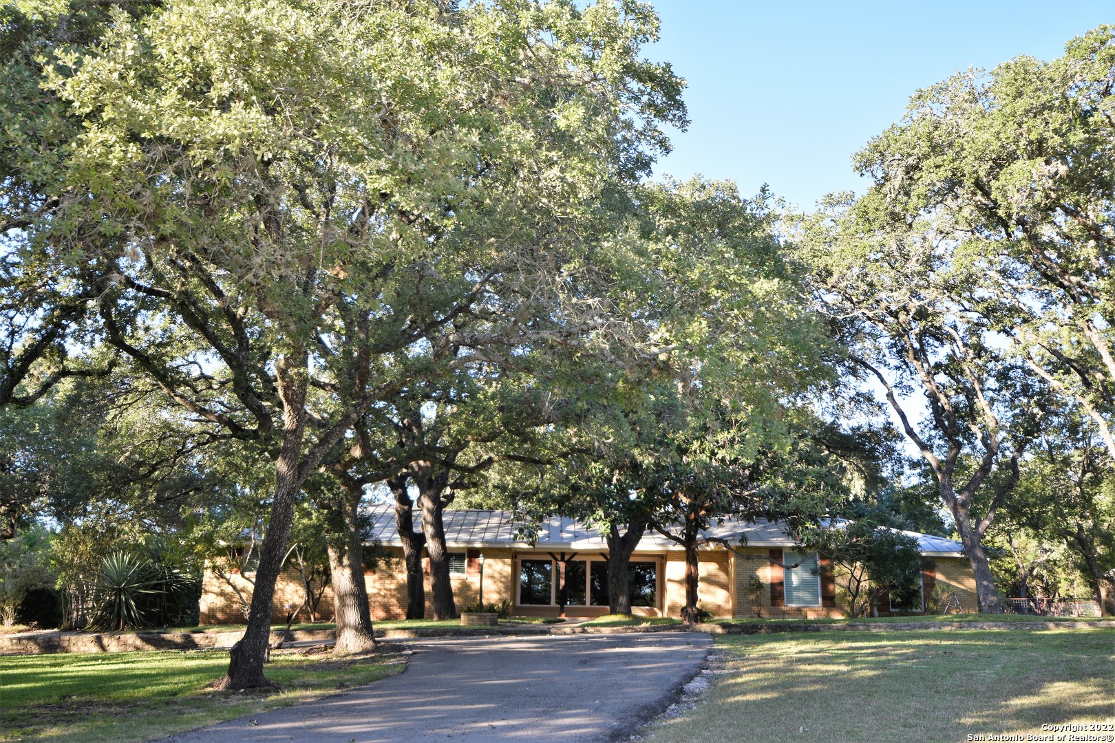 23770 Blanco Road San Antonio, TX 78260 - Photo 4 of 45