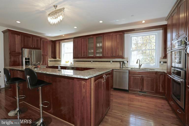 9122 Friars Road Bethesda, MD 20817 - Photo 11 of 30 Kitchen