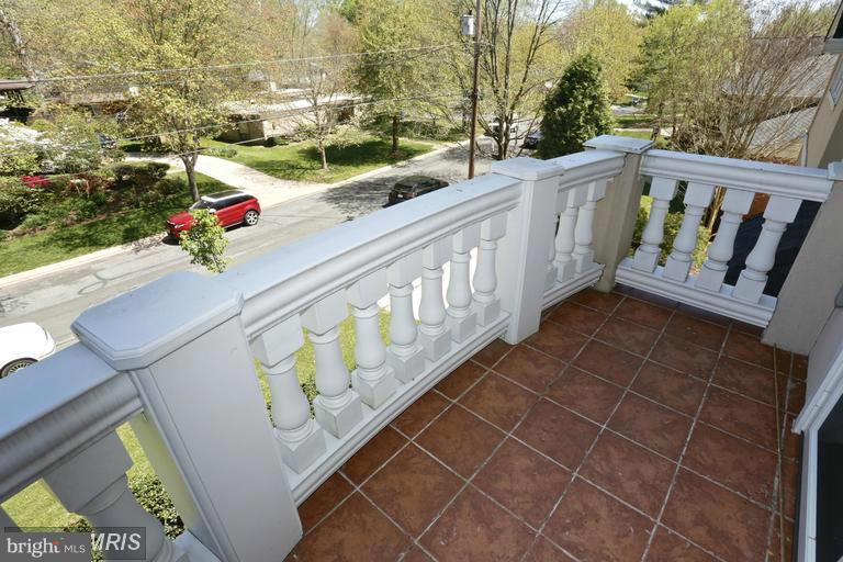 9122 Friars Road Bethesda, MD 20817 - Photo 19 of 30 Exterior (General)