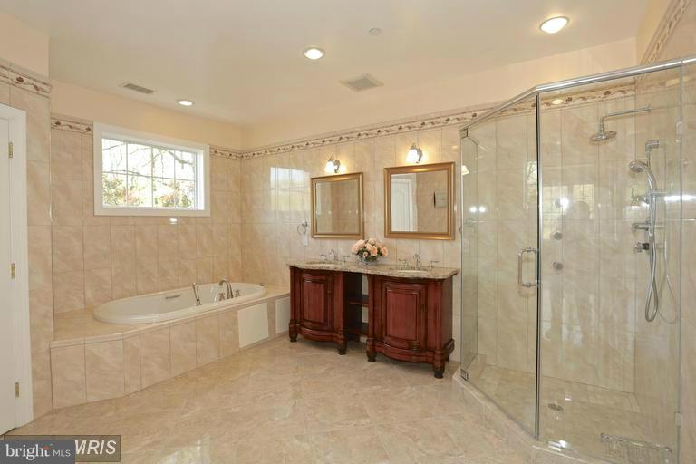 9122 Friars Road Bethesda, MD 20817 - Photo 21 of 30 Bath (Master)