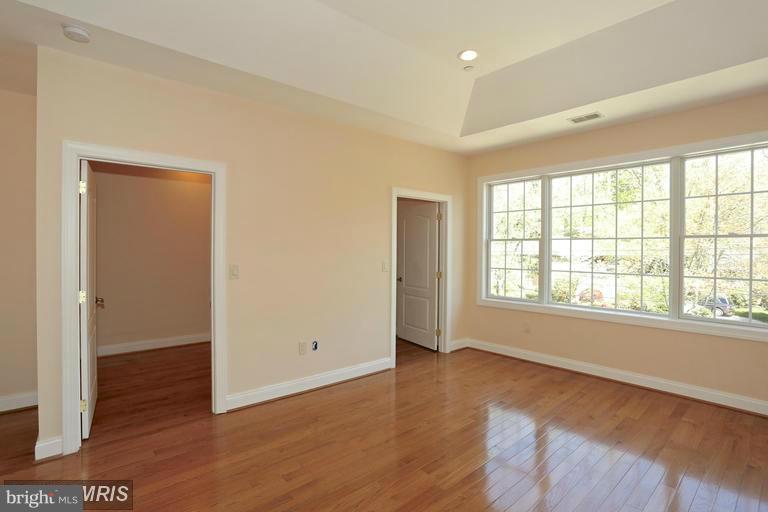 9122 Friars Road Bethesda, MD 20817 - Photo 24 of 30 Bedroom